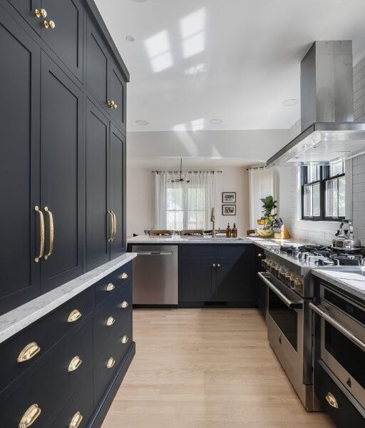 Door Style: AMESBURY VFP Wood Species: MAPLE Finish: CUSTOM