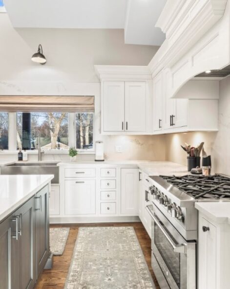 Door Style: BRYANT Wood Species: MAPLE Finish: LACE & TRUFFLE