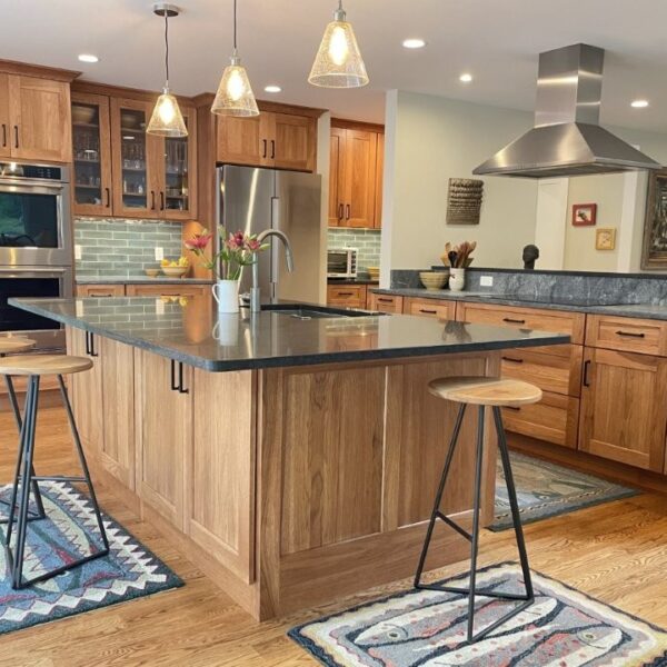 Door Style: HERITAGE Wood Species: HICKORY Finish: NEW CARMEL