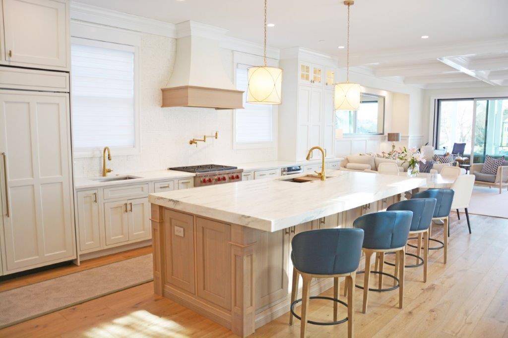 Quartersawn White Oak Bryant in Natural Finish